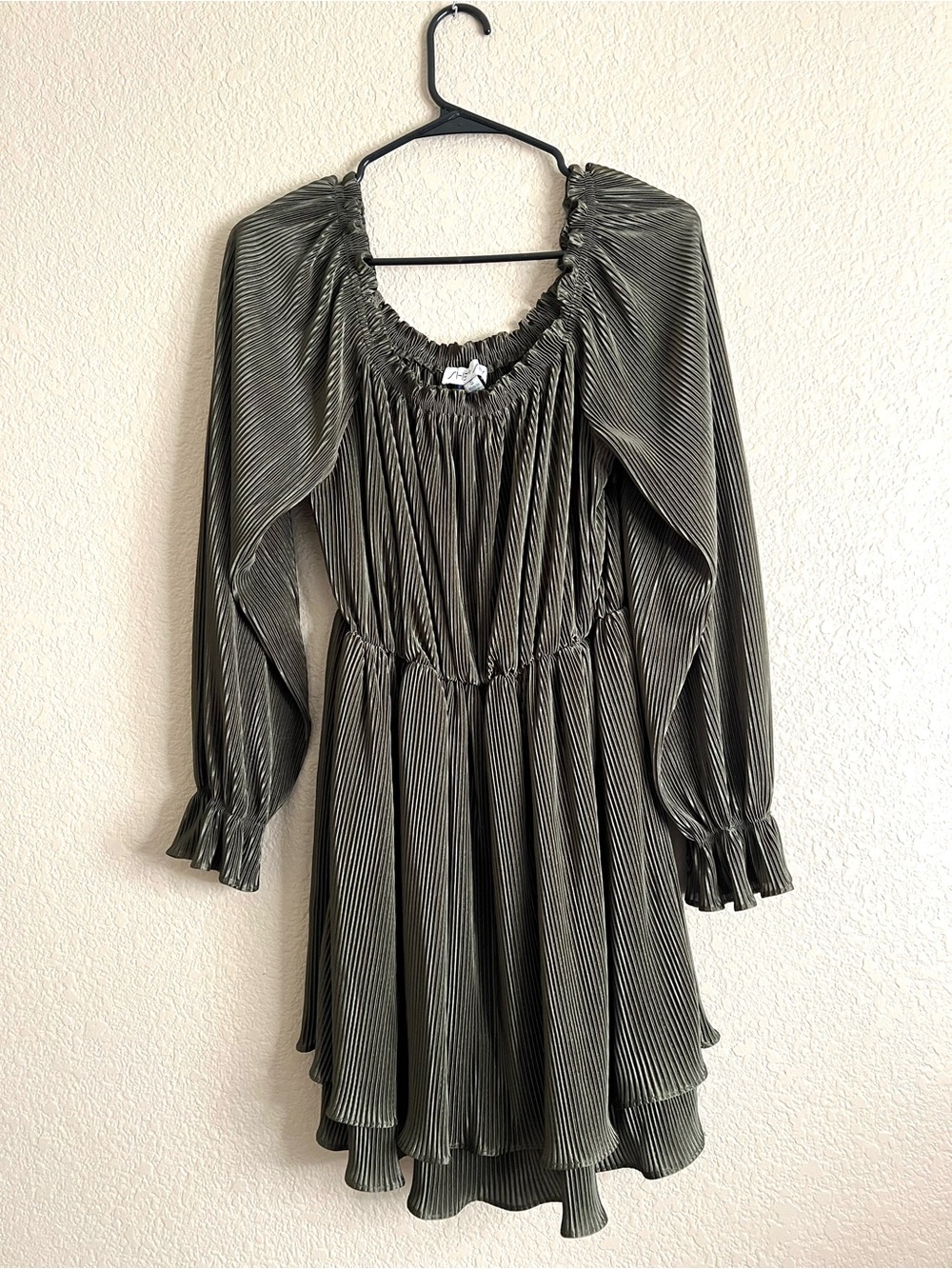 She + Sky Olive Green Pleated Long Sleeve Smocked Dress